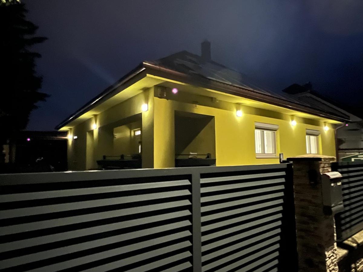 Star Street Home โมชนมายารูวาร์ ภายนอก รูปภาพ