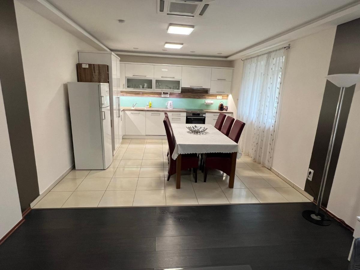 Star Street Home โมชนมายารูวาร์ ภายนอก รูปภาพ